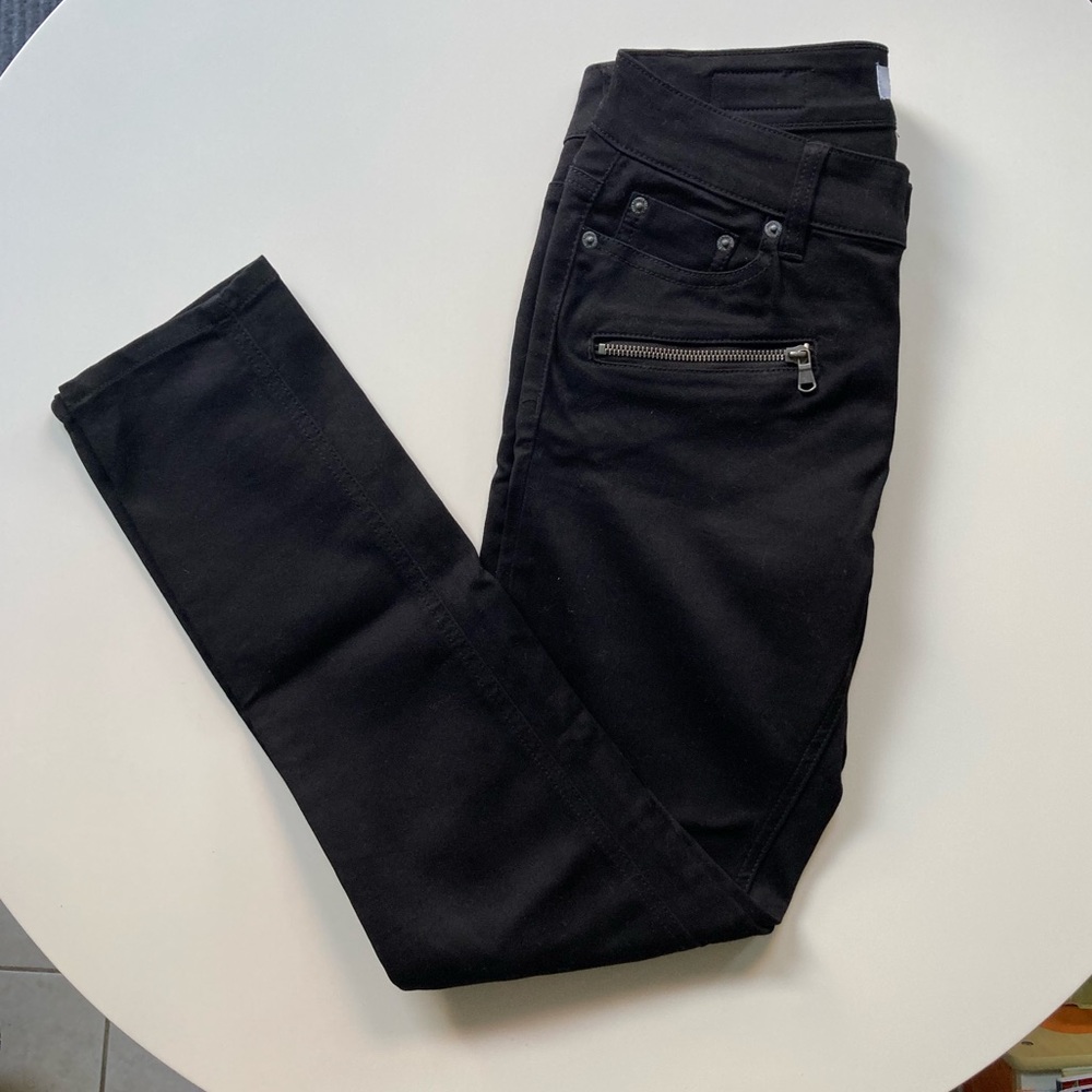 Kenneth Cole Reaction Black Pants with zippered pocket detail Size 2
